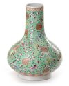 A CHINESE GREEN-GROUND FAMILLE ROSE VASE, CHINA, 19TH-20TH CENTURY