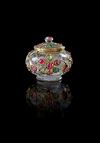A MUGHAL ROCK CRYSTAL GEM-SET BOX AND COVER, NORTH INDIA, CA 1575-1625