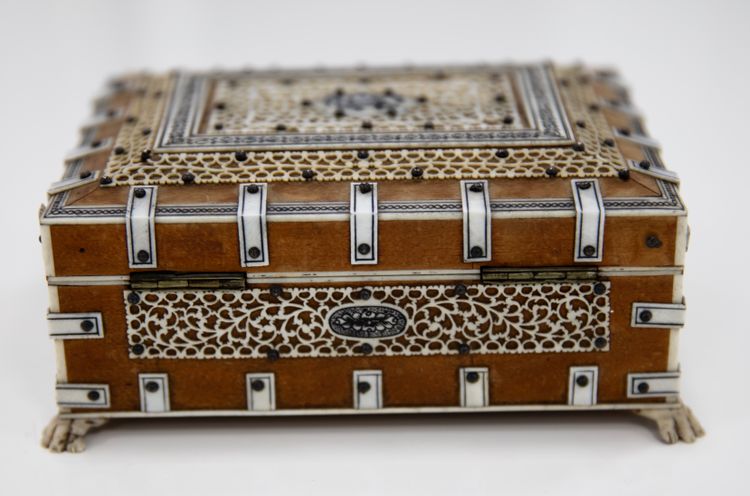AN ANGLO-INDIAN IVORY INLAID WOODEN BOX, 19TH CENTURY