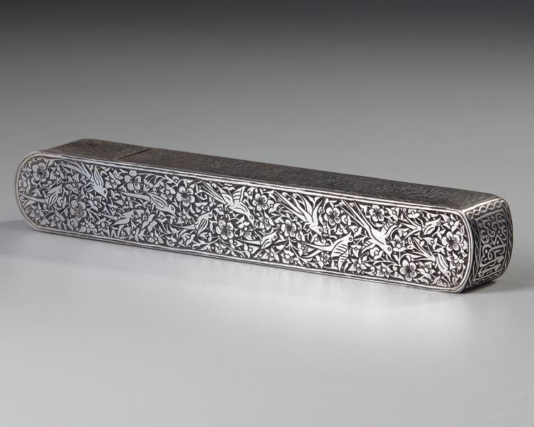 A SILVER INLAID METAL PEN BOX OR QALAMDAN, 20TH CENTURY