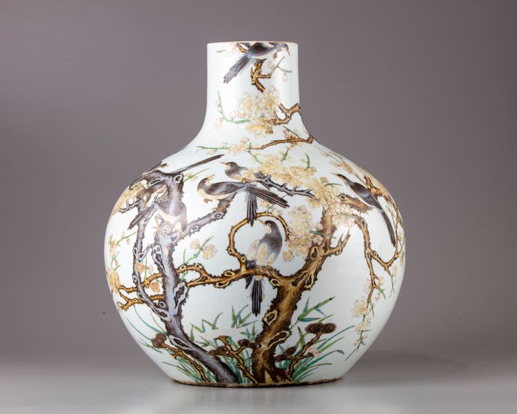 A famille rose bottle-vase