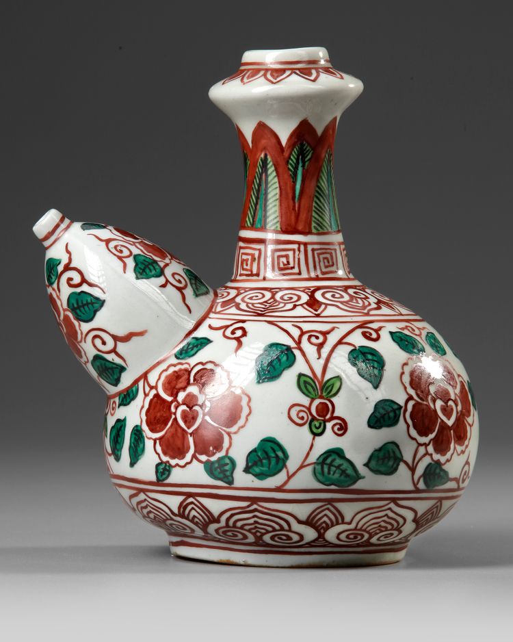 A CHINESE WUCAI KENDI, MING DYNASTY (1368-1644) OR LATER