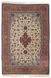 AN ISFAHAN RUG