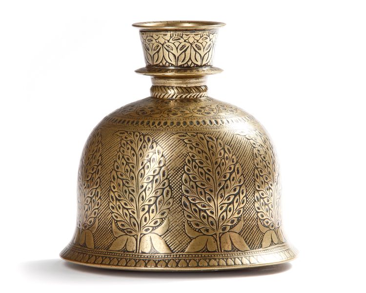 A MUGHAL BRONZE BELL SHAPED HOOKAH BASE, INDIA, 19TH CENTURY