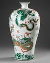 A LARGE CHINESE FAMILLE VERTE MEIPING VASE, 19TH-20TH CENTURY