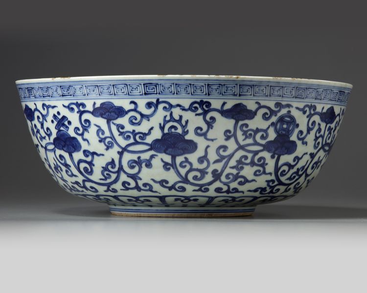 A Chinese blue and white 'flower scroll' bowl