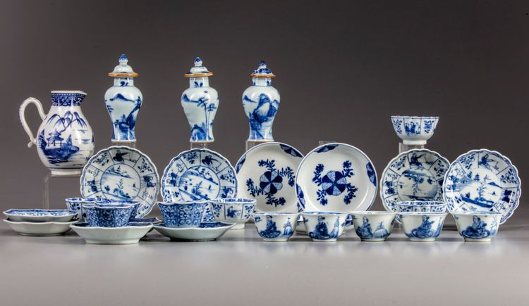 A group of twenty-nine Blue and White objects