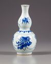 A blue and white double-gourd vase