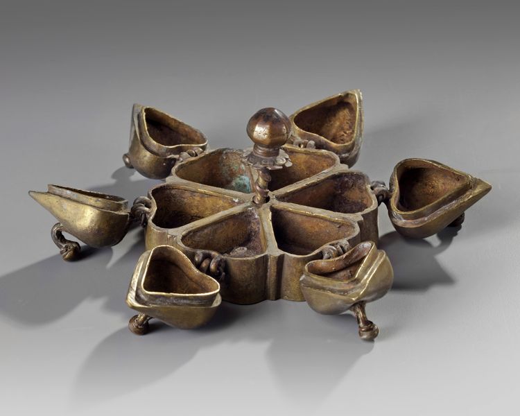 An Indian bronze box Kumkum