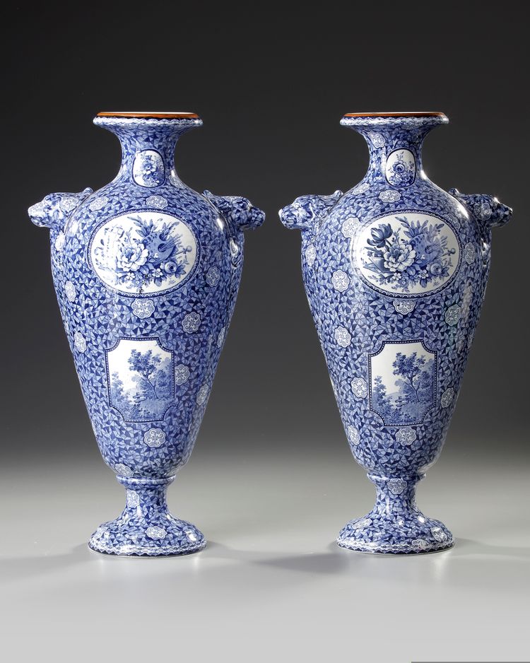 A PAIR OF GERMAN PORCELAIN VASES, CIRCA 1930