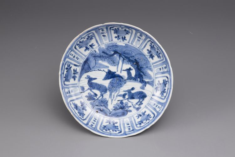 A blue and white 'Kraak' porcelain dish