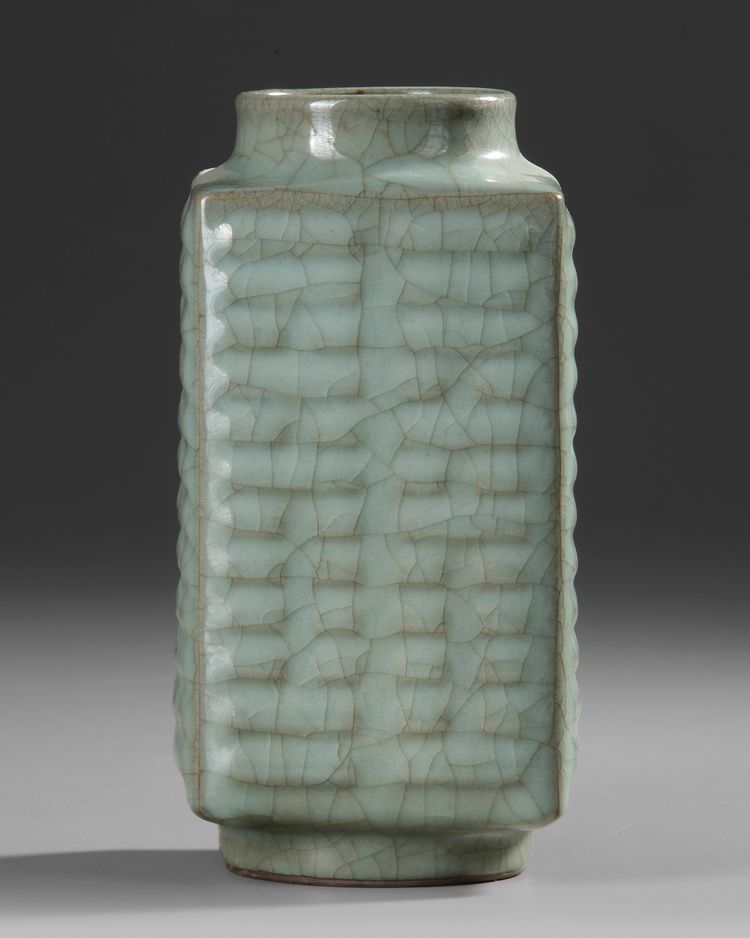A CHINESE GUAN-TYPE CONG VASE, QING DYNASTY (1644-1912)