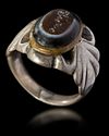 AN AGATE SEAL SILVER RING