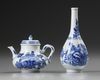 A SMALL CHINESE BLUE AND WHITE VASE AND TEAPOT WITH COVER, KANGXI PERIOD (1662-1722)