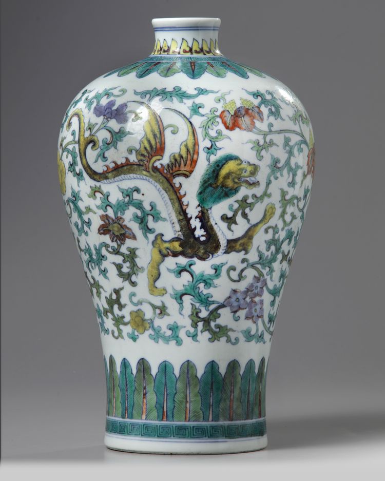 A Chinese doucai 'dragon' meiping