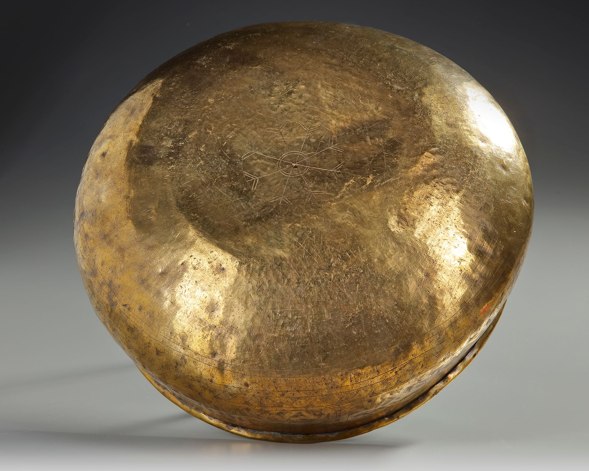 A MAMLUK BRASS BOWL, EGYPT OR SYRIA 13TH-14TH CENTURY