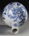 A CHINESE BLUE AND WHITE  VASE, QING DYNASTY (1644-1911)