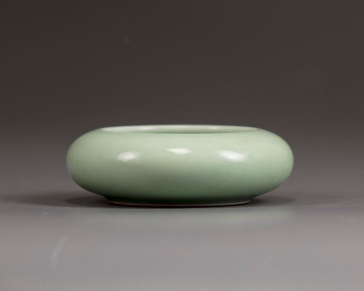 A Chinese celadon-glazed washer