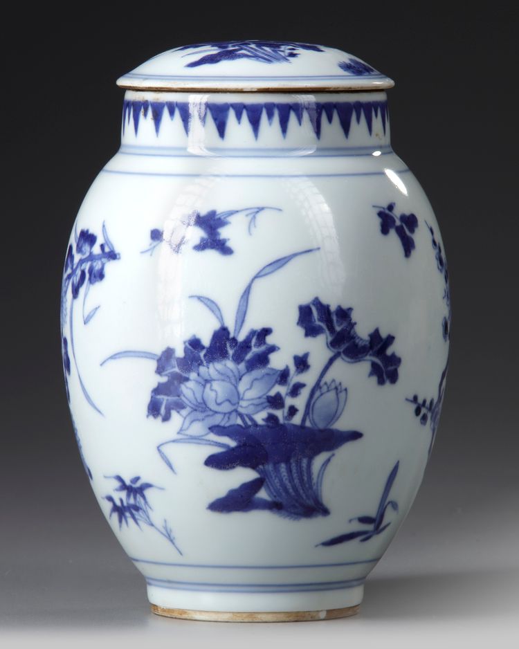 A CHINESE BLUE AND WHITE JAR AND COVER, QING DYNASTY (1644–1911)