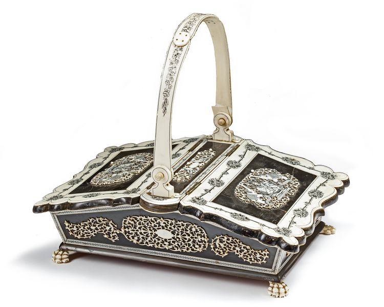 AN INDIAN WOODEN WITH IVORY INLAID BASKET BOX, SOUTH INDIA, CIRCA 1900