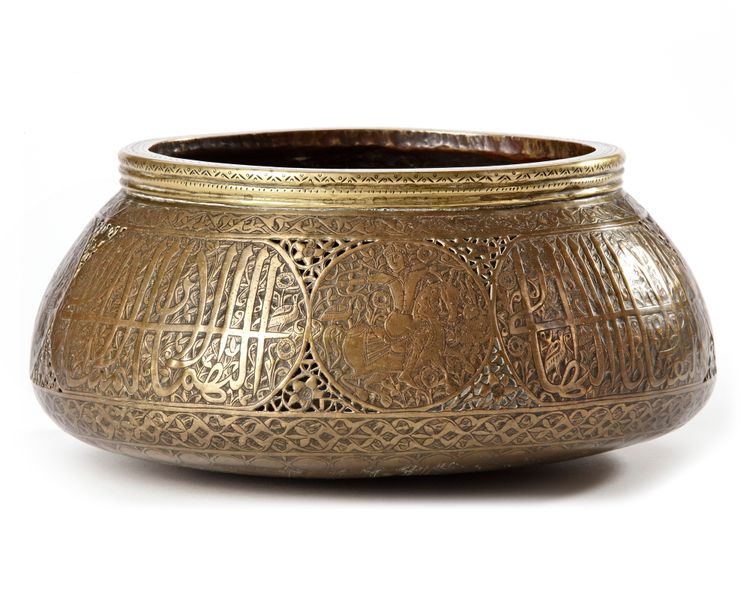 A PERSIAN BRASS BOWL, ZAND DYNASTY, 18TH-19TH CENTURY