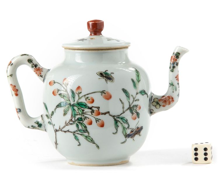 A CHINESE FAMILLE VERTE TEAPOT