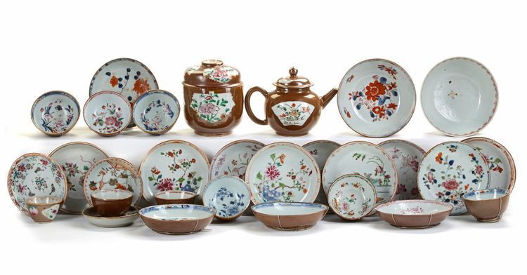 A GROUP OF TWENTY-NINE CHINESE BATAVIA WARES