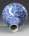 A CHINESE BLUE AND WHITE BOTTLE VASE, 19TH-20TH CENTURY