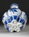A CHINESE BLUE AND WHITE TULIP-SHAPED VASE, 19TH CENTURY