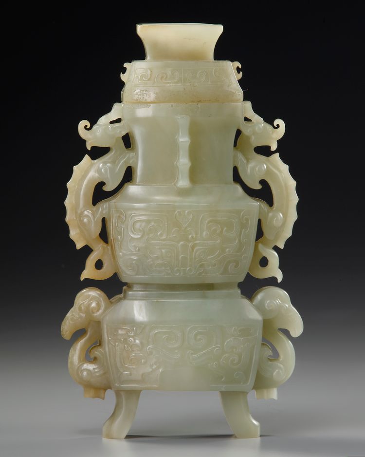A CELADON JADE VASE WITH COVER, QING DYNASTY (1644-1911)