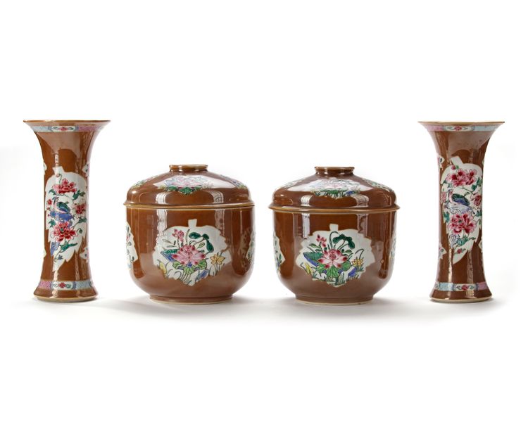 A PAIR OF CHINESE FAMILLE ROSE BEAKERS AND COVERED JARS, 18TH CENTURY