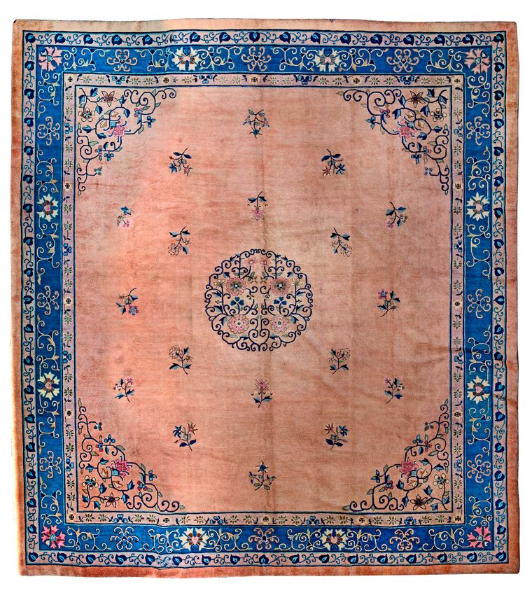 A LARGE CHINESE PEKING CARPET, 20TH CENTURY