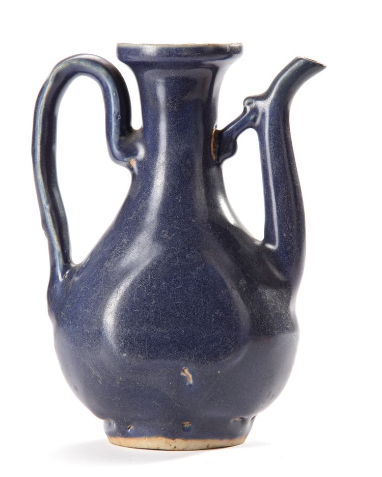 A CHINESE BLUE GLAZED EWER, MING DYNASTY, 16TH CENTURY