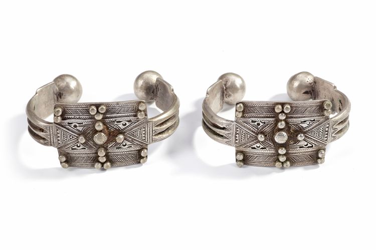 A PAIR OF SILVER BRACELETS, OMAN, 19TH CENTURY