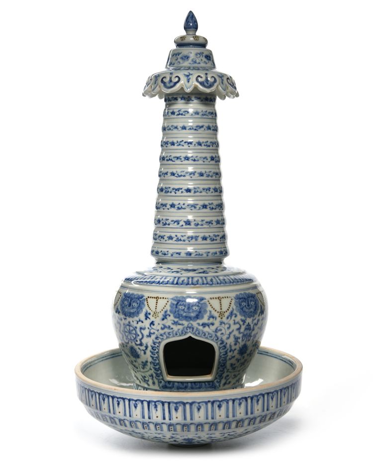 A CHINESE BLUE AND WHITE STUPA