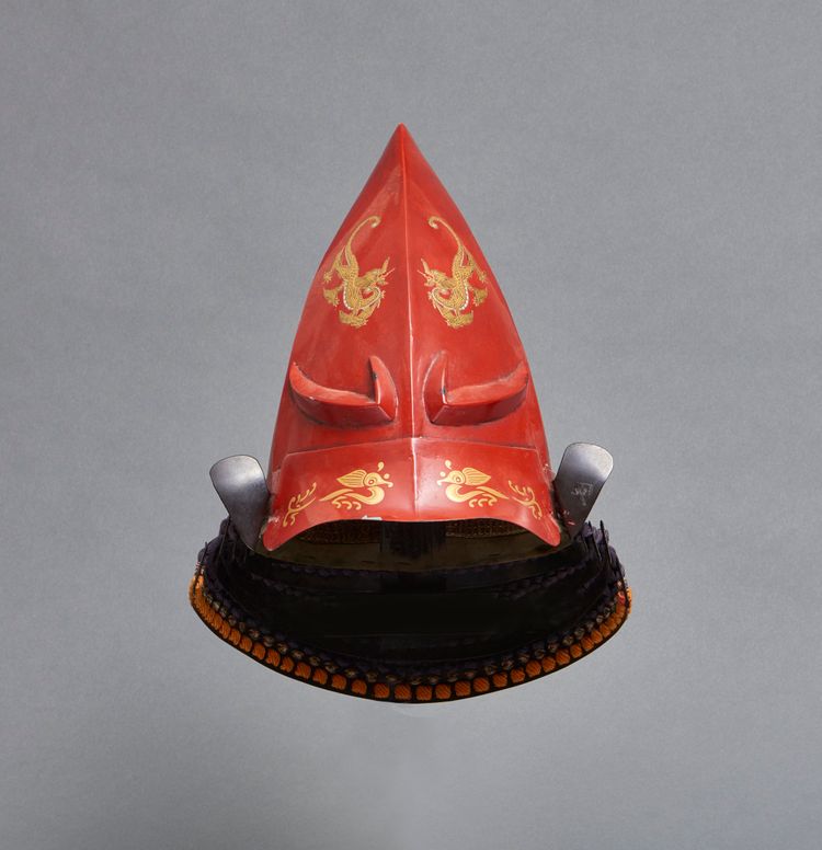 Red lacquered helmet in the shape of an eboshi-hat