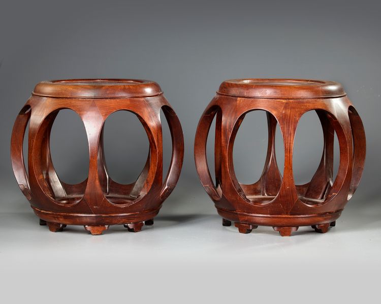 A PAIR OF CHINESE WOODEN  BARREL-FORM SEATS, 20TH CENTURY