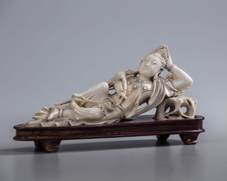 A Chinese ivory carving of Guanyin
