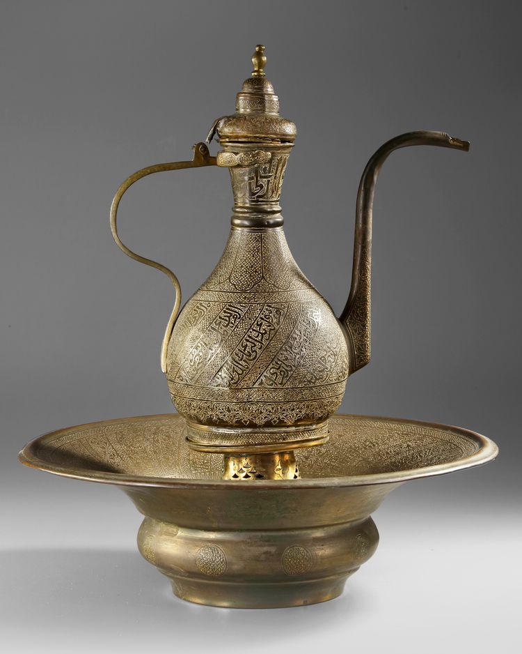 AN OTTOMAN BRASS EWER AND BASIN, 18TH-19TH CENTURY