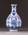 A blue and white yuhuchunping vase