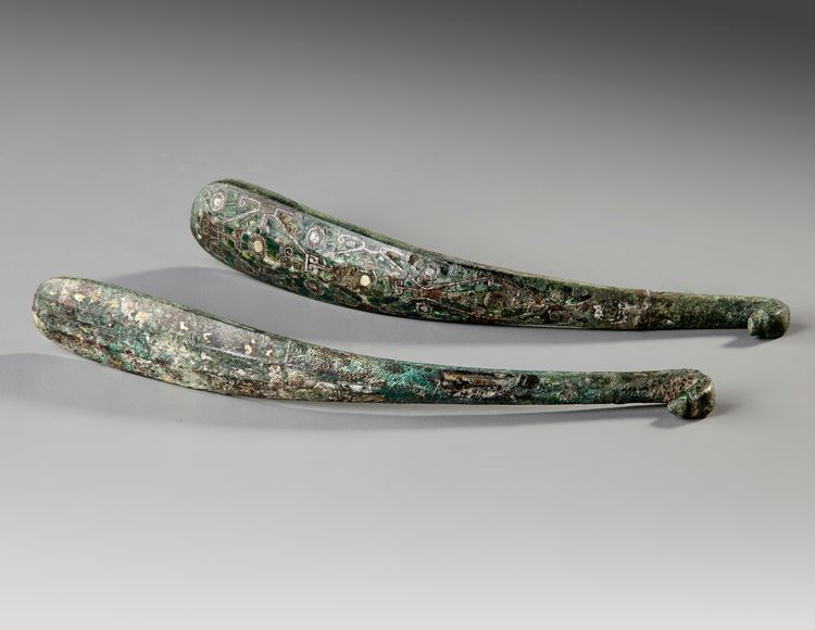 TWO INLAID BRONZE BELT HOOKS,  EASTERN ZHOU DYNASTY OR HAN DYANSTY
