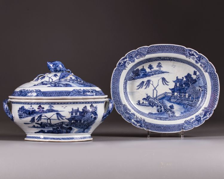 A Chinese blue and white tureen, cover, and stand
