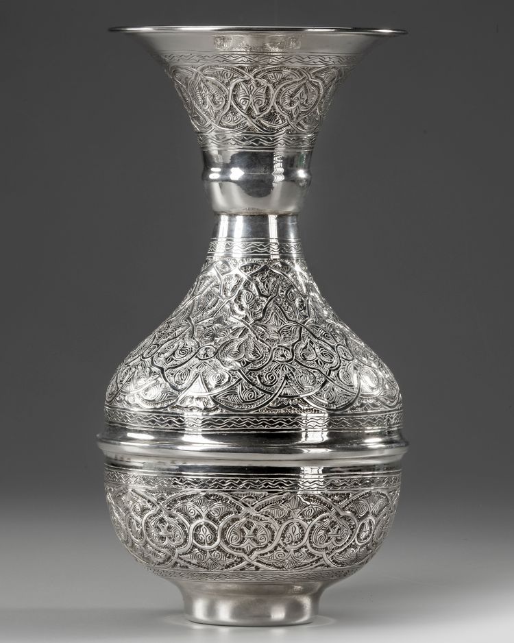 AN EGYPTIAN SILVER VASE, 20TH CENTURY