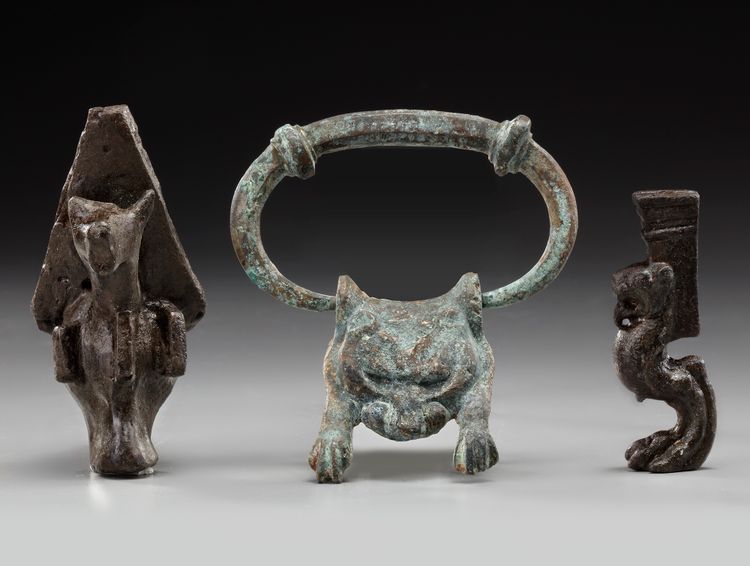 A MIXED GROUP OF ROMAN ITEMS, CIRCA 1ST - 3RD CENTURY A.D.