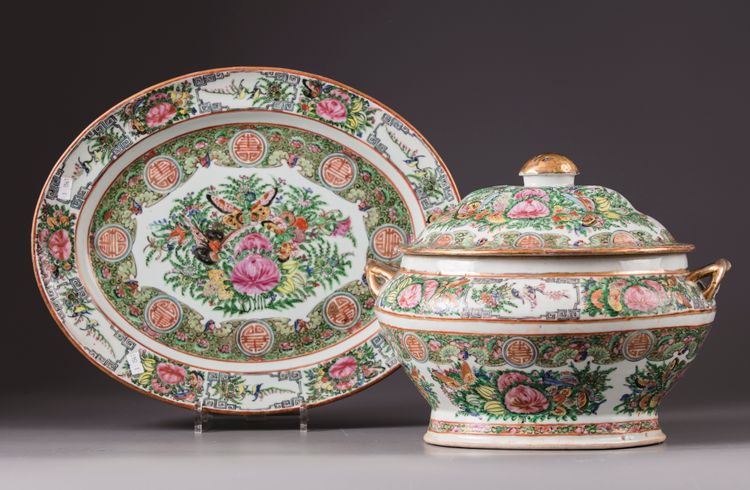 A Cantonese famille rose tureen, cover and stand