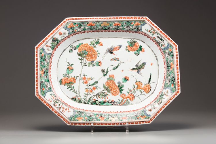 A Chinese famille verte 'piecrust' octagonal platter