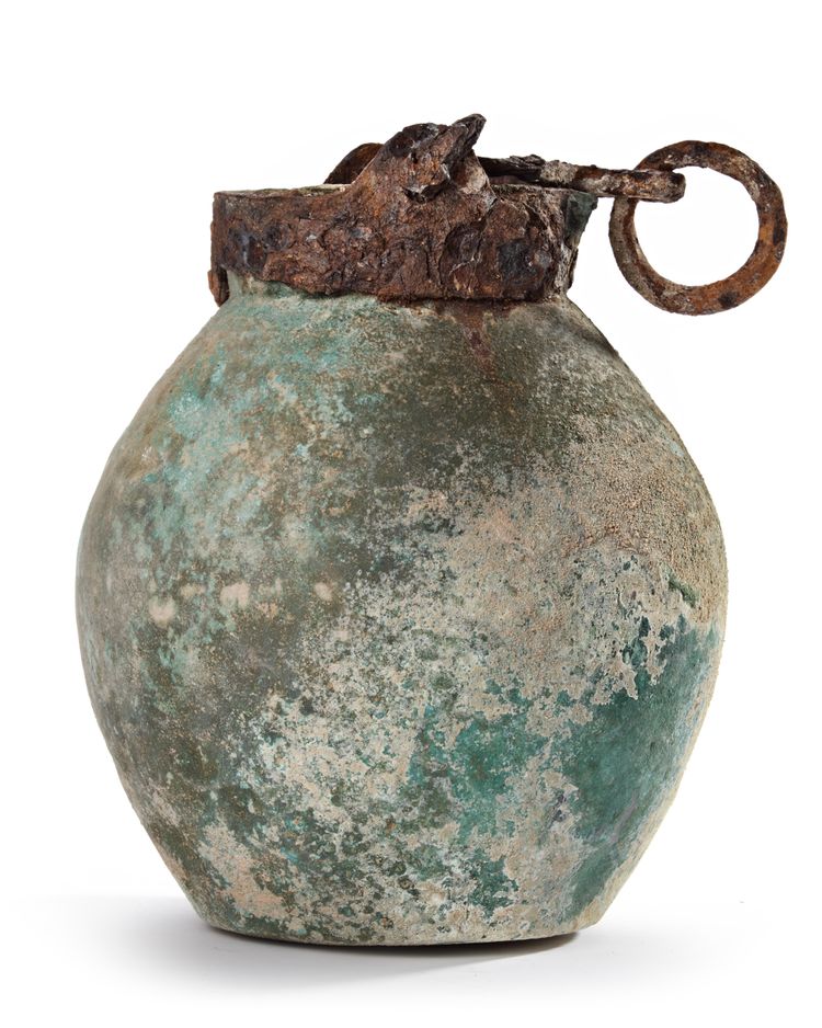 A HEAVY BRONZE POT, BYZANTINE, 6TH-7TH CENTURY AD