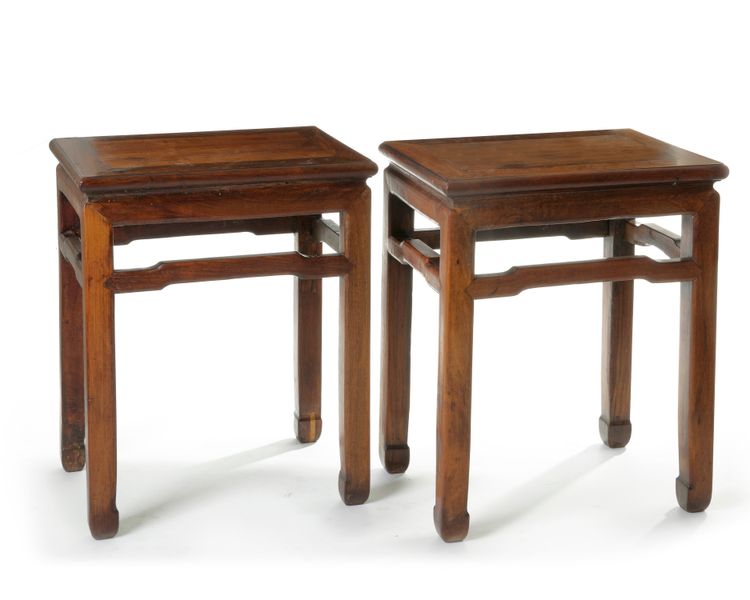 A PAIR OF CHINESE HONGMU RECTANGULAR STOOLS