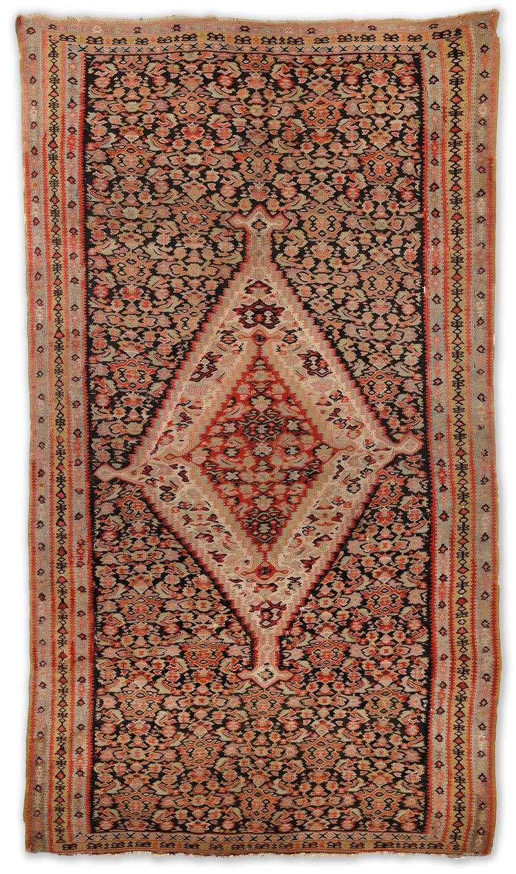 A SENE KILIM RUG WITH A CLASSICAL DESIGN, 19TH CENTURY