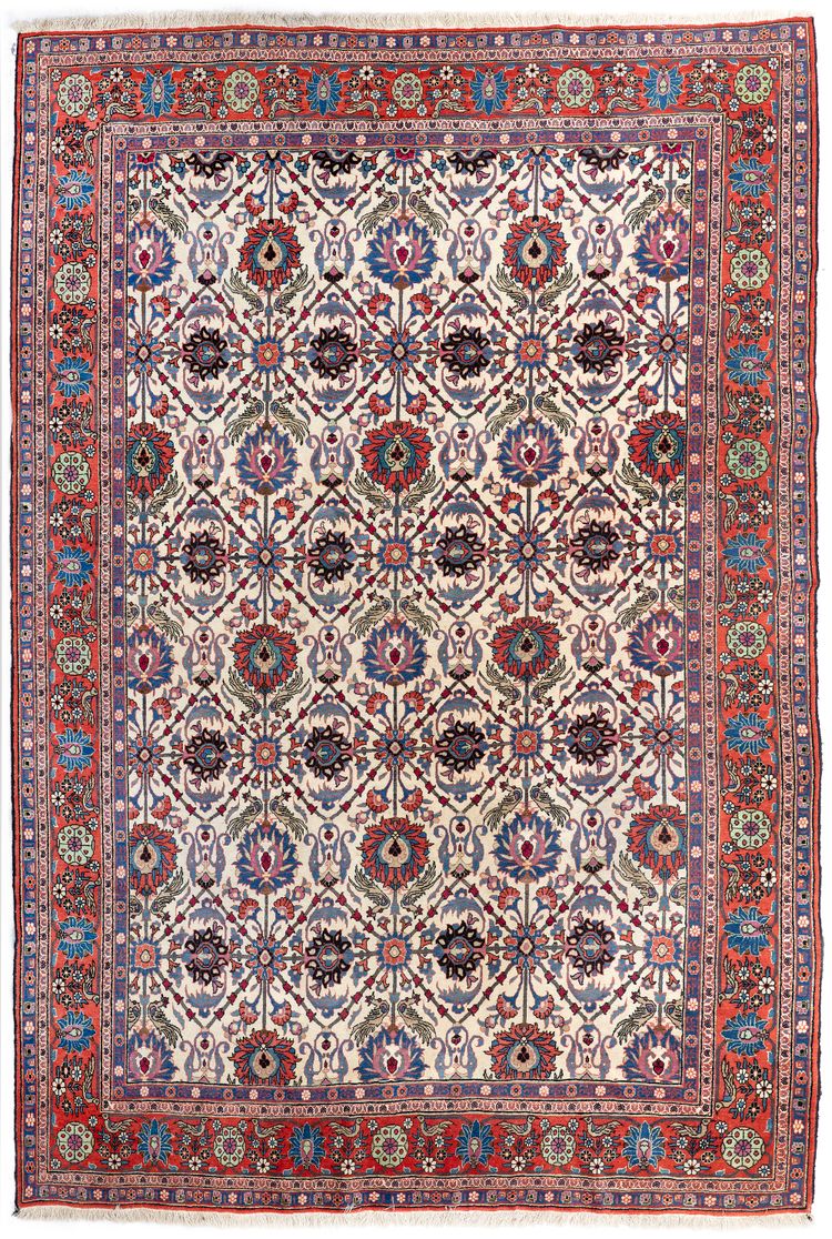 A VERAMIN CARPET WITH IVORY GROUND, IRAN, 1910-1920